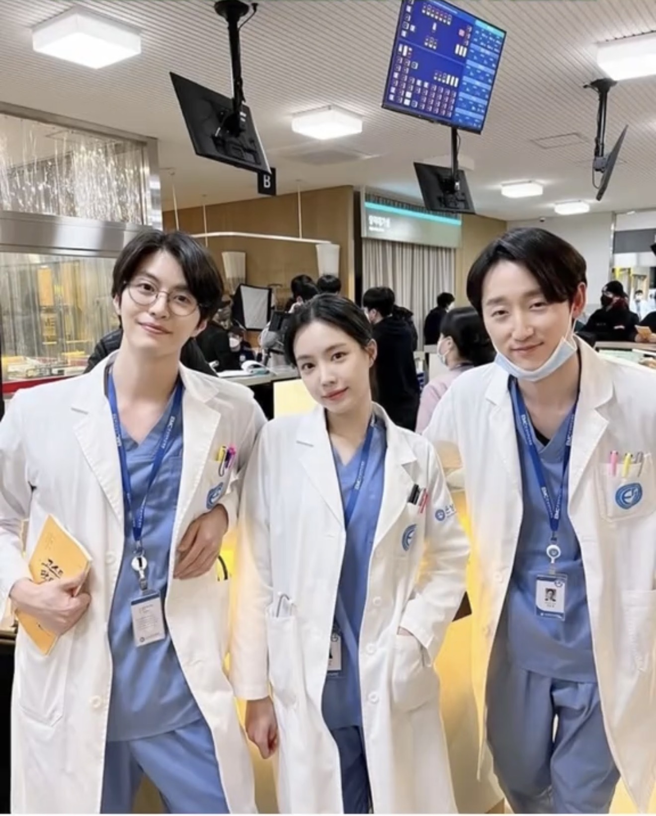 K-beauty dermatologists in a Seoul clinic